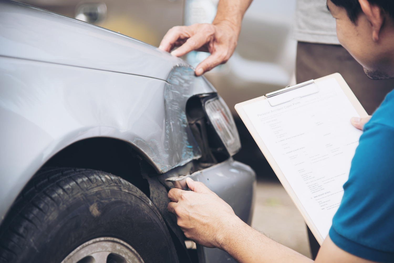 Read more about the article What Happens to Your Car After an Insurance Adjuster Approves the Initial Estimate?